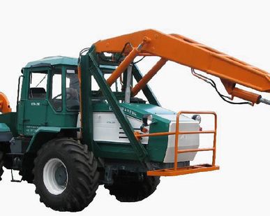 фото Трактор ХТА-250-13 с БКМ-2М