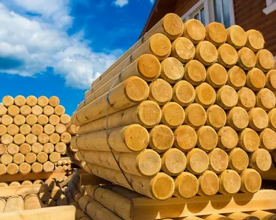 фото Импрегнированные деревянные столбы