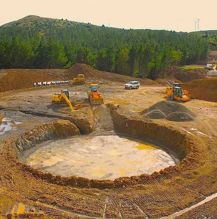 Фото №0 Рытье котлованов, ям, траншей