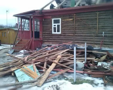 фото Демонтаж гаражей, сараев с вывозом мусора