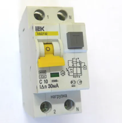 Фото №0 Автоматический выкл. дифф. тока АВДТ 32 С40 30мА