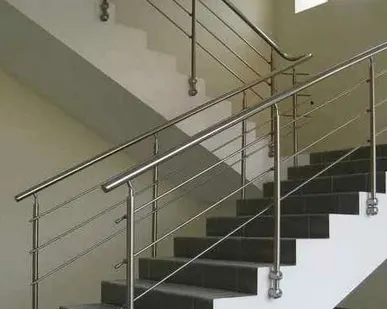 фото Внутренние ограждения для лестниц