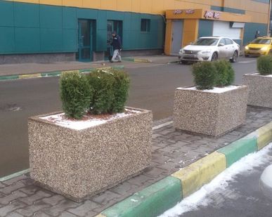 фото Установка цветочниц