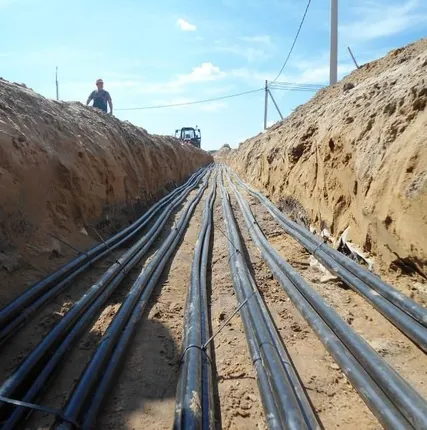 Фото №0 Прокладка кабелей спецтехникой