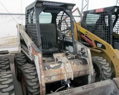 фото Мини-погрузчик фронтальный гусеничный Bobcat 763
