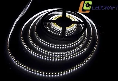 фото Светодиодная лента LC-3528-12W120 9,6 Ватт/м IP33 холодный белый