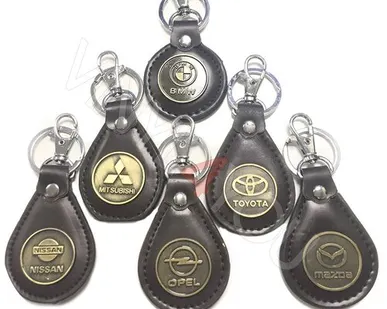 фото Брелок автомобильный кожаный