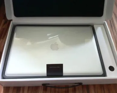 фото Ноутбук Apple MacBook Pro 13 "(Retina) dual-core Intel Core i5 2.4GHz