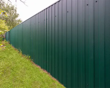 фото Забор из профнастила Стальной Бархат