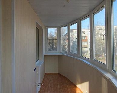 фото Остекление балконов и лоджий любых форм и размеров