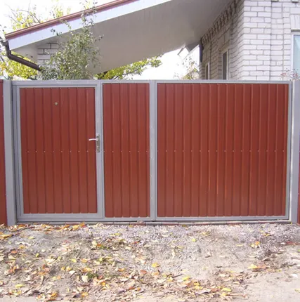 Фото №0 Распашные ворота с профнастилом