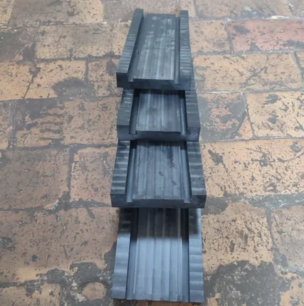 Фото №1 Буксовые наличники на тепловоз тгк-2