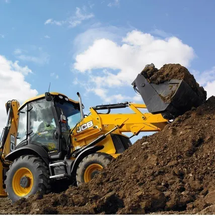 Фото №0 Экскаватор-погрузчик с гидромолотом в аренду