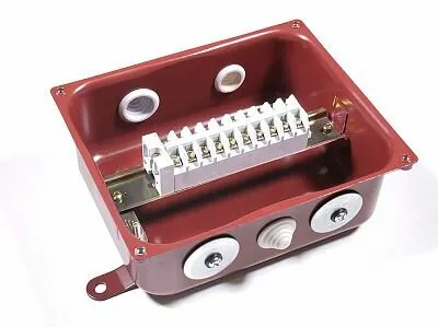 Фото №0 ЗЭТАРУС Коробка клеммная метал. 215*175*100 5ввод ПВХ IP43 У3 КЗНА-08 ЗЭТАРУС zeta30331