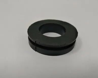 фото Уплотнитель резиновый (Уплотнитель тип Н 17х32х8 ТУ (под т. 2мм, d24) прямая)