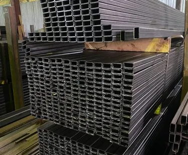 фото Труба профильная 40х20х2