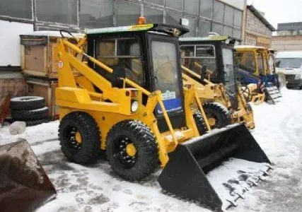 Фото №0 Отечественный мини-погрузчик JCB ROBOT 165