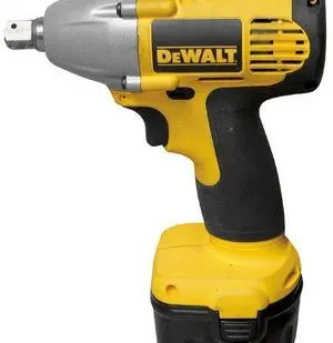 фото Ударный гайковерт DeWalt DW 053 К2