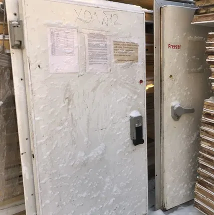 Фото №0 Двери б/у для холодильных и морозильных камер.