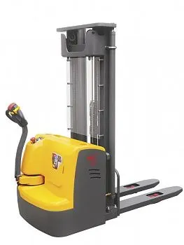 Фото №0 Штабелер самоходный 1,5 т 5,0 м XILIN CDDR15-III 24/200 В/Ач (сопровождаемый)