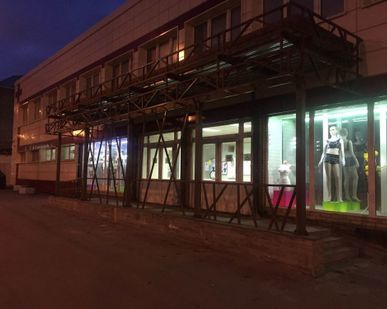 фото Металлический козырек (навес) двухскатный