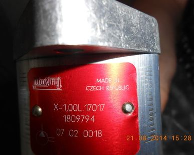 фото Насос X-1,00L.17017 (Jihostroj a.s.) гидронасос Zahnradpumpe 0,93 см2/V