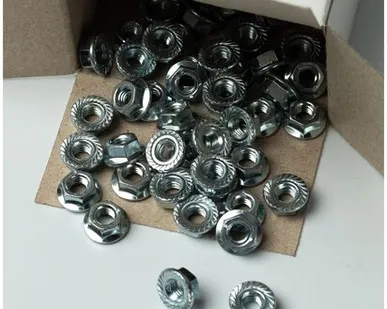 фото Гайка с фланцем М4 DIN6923 50шт