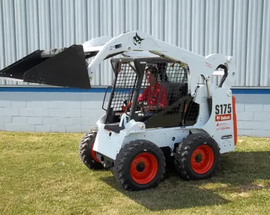 фото Аренда мини погрузчика Bobcat S175