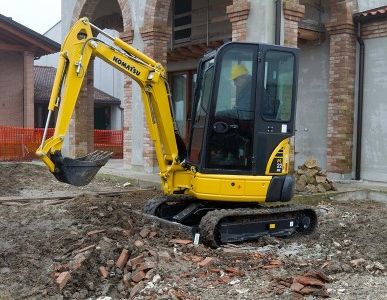 фото Корейский мини-экскаватор YANMAR B37