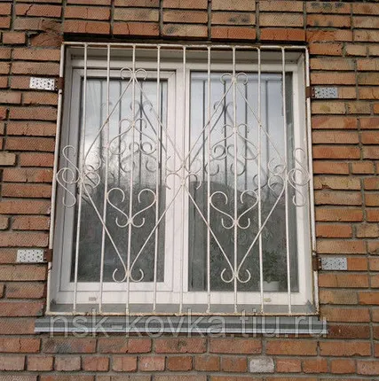 Фото №0 Установка оконных решеток