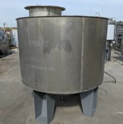 Фото №0 Емкость нержавеющая, объем — 2 куб.м.,вертикальная, инв 1974 Б/У в Москве