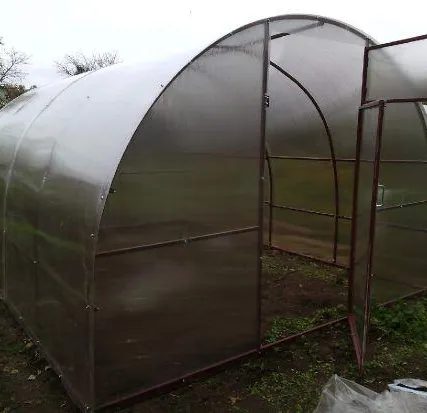 Фото №0 Теплицы из поликарбоната на оцинкованном + грунтованном каркасе доставка бесплатная по всей области
