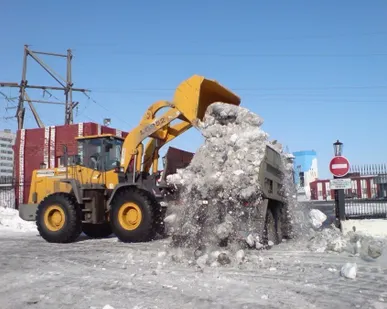 фото Очистка территорий от снега с вывозом и утилизацией