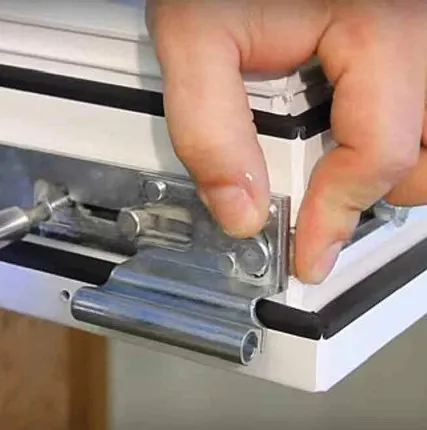 Фото №0 Чистка фурнитуры пластиковых окон