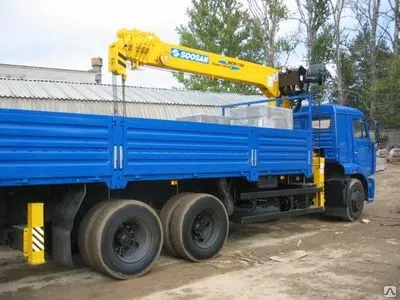 Фото №0 Кран-манипулятор (КМУ) Soosan на шасси КАМАЗ бортовой грузовой