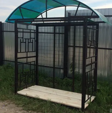 Фото №0 Дровница с поликарбонатом