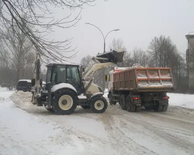 фото Убираем снег Камаз 15м3