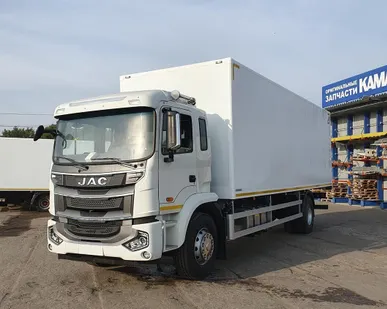 фото Изотерма 6200 мм на базе JAC N200 с гидробортом