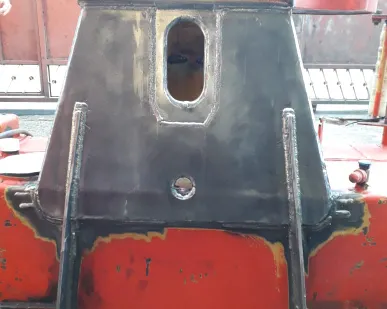 фото Сварочный ремонт металлоконструкций . Стрелы люльки