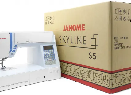 Фото №0 Швейная машина Janome Skyline S5, белый