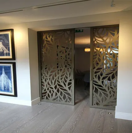 Фото №0 Резные(декоративные)перегородки и двери