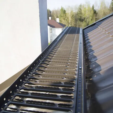 Фото №0 Кронштейн мостика переходного на фальц Grand Line RAL 7024