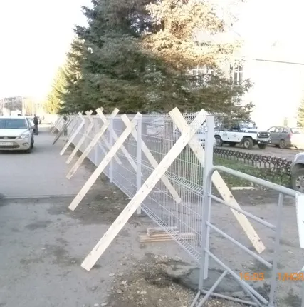 Фото №0 Монтаж ограждений и заборов