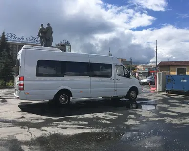 фото Заказ микроавтобуса Мерседес Спринтер
