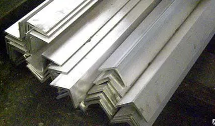 Фото №0 Уголок гнутый равнополочный 70х70х0 09Г2С ГОСТ 19771-93