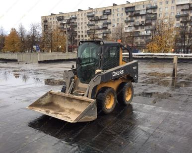 фото Аренда мини-погрузчика John Deere 318D, Санкт-Петербург