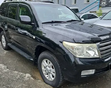 фото Toyota Land Cruiser 200