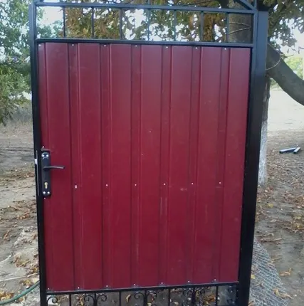 Фото №0 Калитка из профнастила