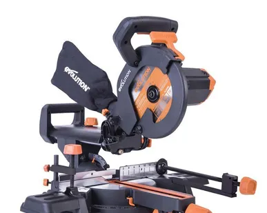 фото Многоцелевая торцовочная пила c протяжкой RAGE R210SMS+