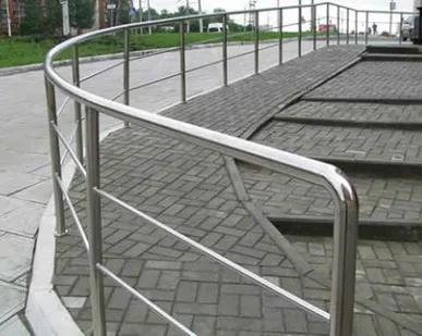 фото Ограждения уличные из нержавеющей стали